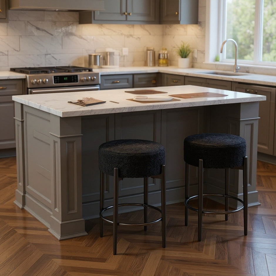 Set of 2 Sherpa Upholstered Bar Stools with Metal Legs and Footrest – CozyVianno